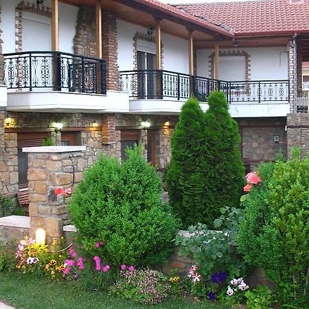 Appartamento Spitiko Káto Loutrákion Esterno foto