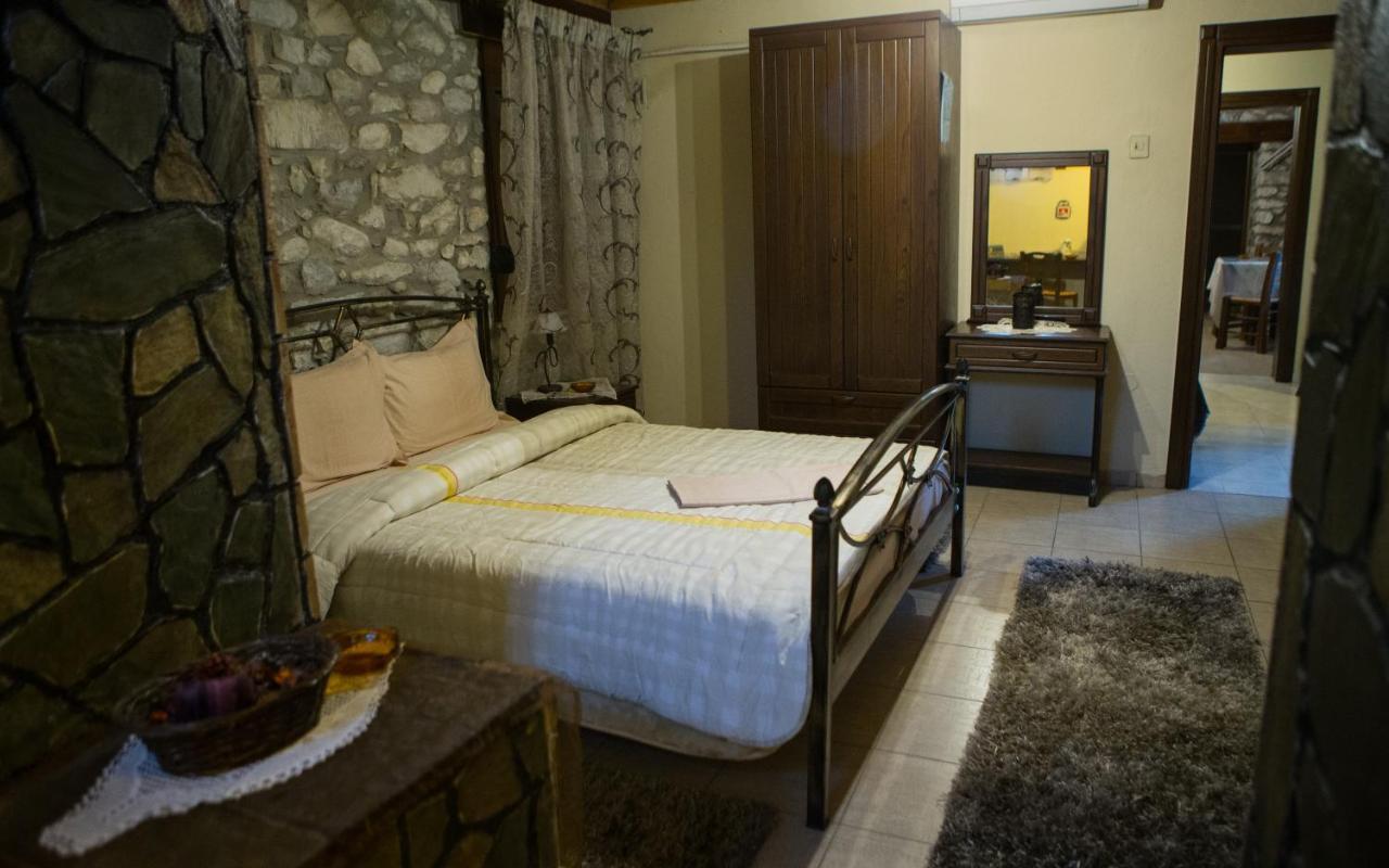 Appartamento Spitiko Káto Loutrákion Esterno foto