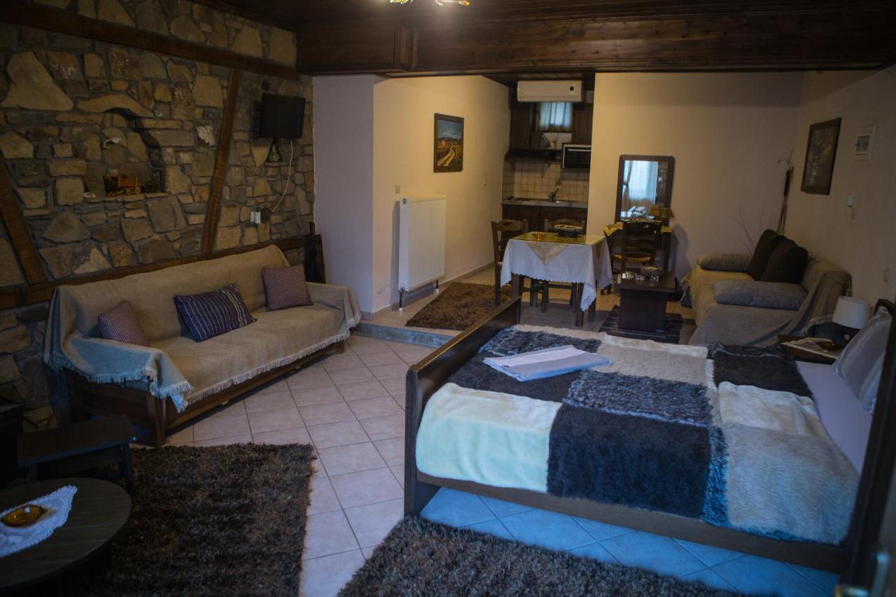 Appartamento Spitiko Káto Loutrákion Esterno foto