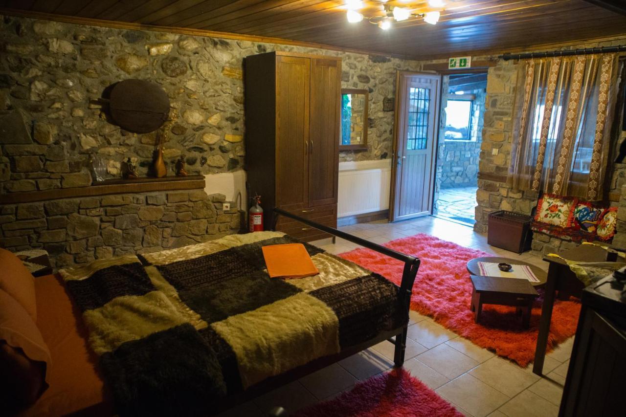 Appartamento Spitiko Káto Loutrákion Esterno foto